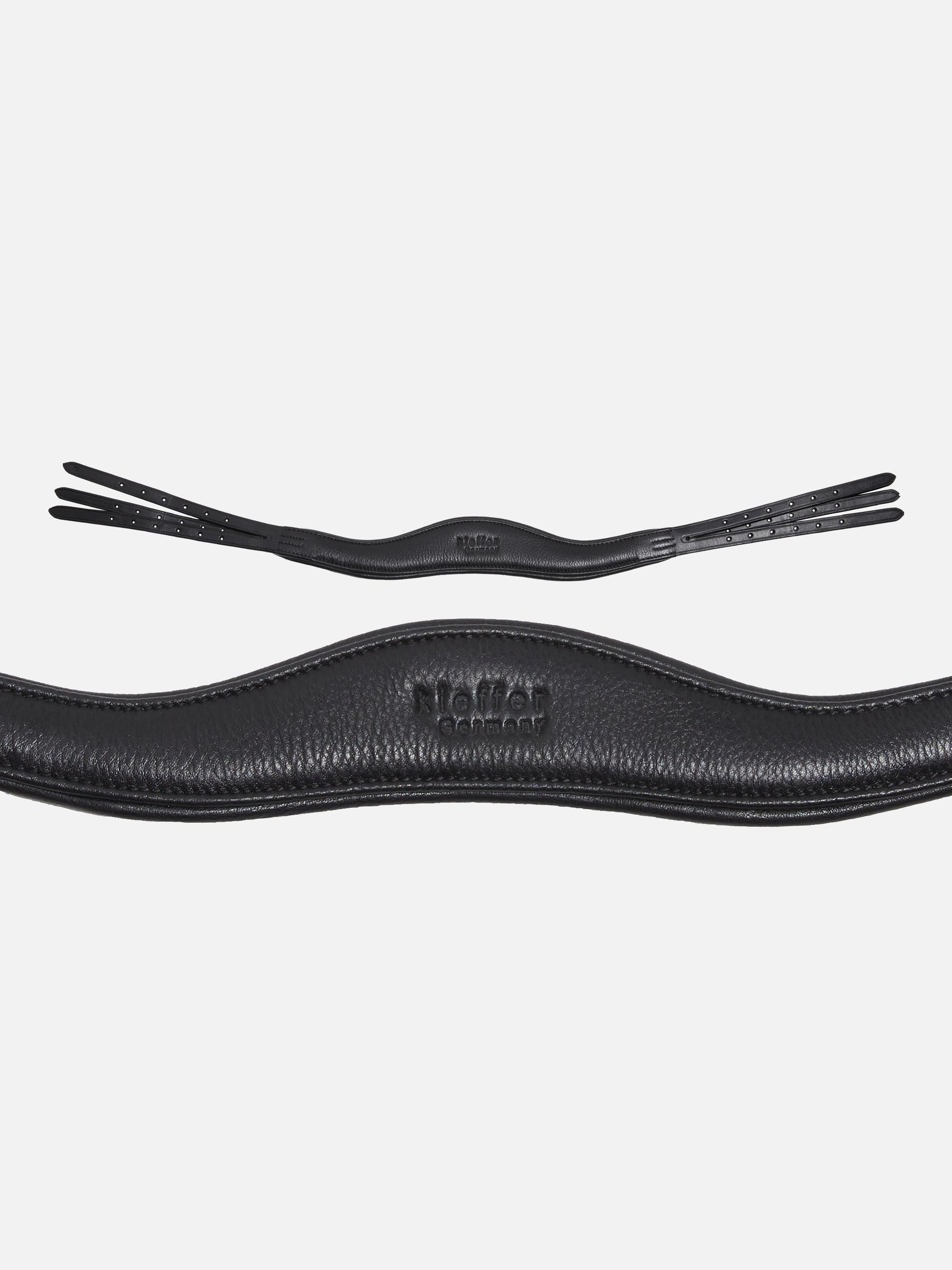 Detailfoto Trense Kieffer Ultrasoft® Amy Shine mit Lack in Schwarz mit Chrombeschlägen: anatomisch geformtes Genickstück