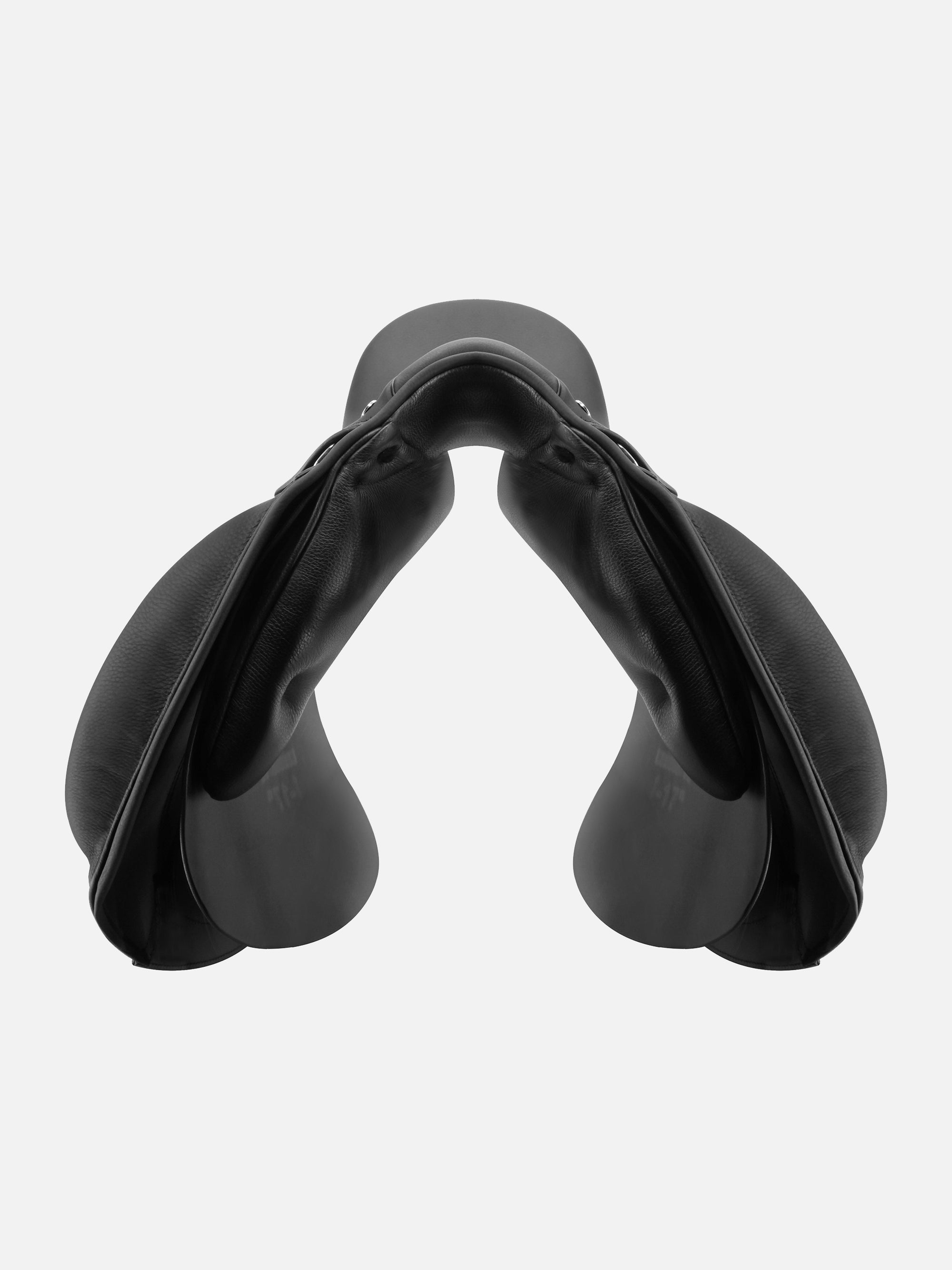 Vorderansicht Dressursattel Pluto