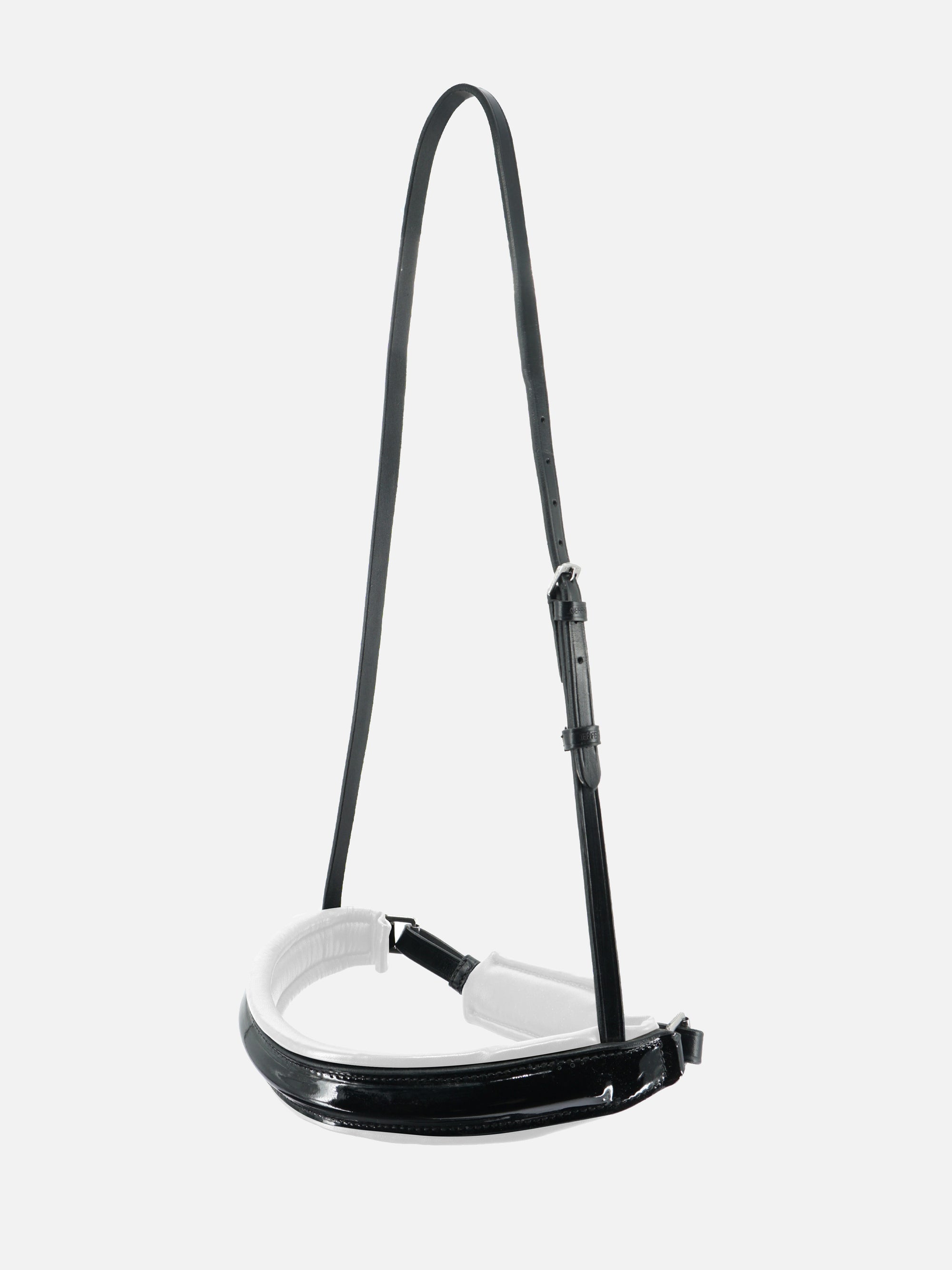 Schwedisches Kandaren-Reithalfter Paris mit schwarzem Lack, weißer Unterlegung und Chrombeschlägen